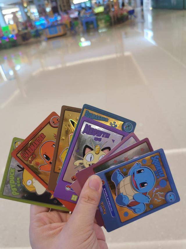 销量暴涨200%成年人成消费主力pg试玩卡牌经济崛起！沃尔玛卡牌(图5)