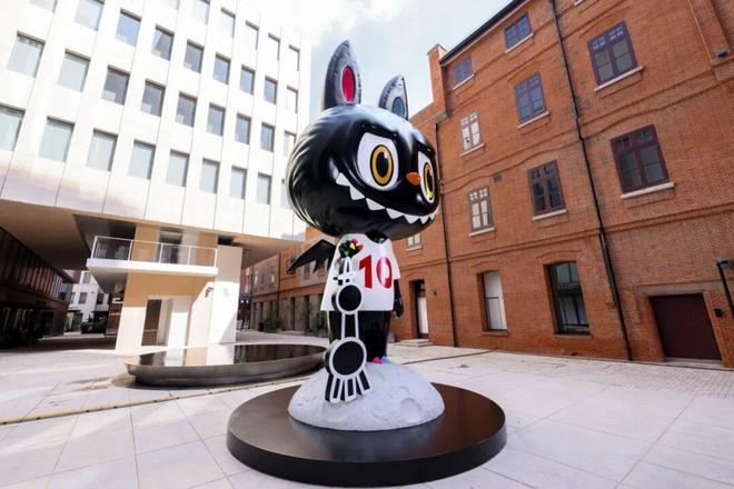 泡玛特想做Z世代的硬通货pg电子当潮玩遇见卡牌泡(图2)